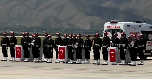 Metan gazından şehit olan askerlere Yüksekova’da uğurlama töreni düzenlendi VİDEO İZLE
