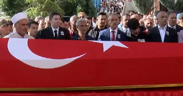Şehit Astsubay Kıdemli Başçavuş Abdurrahman Akdoğan son yolculuğuna uğurlandı VİDEO İZLE