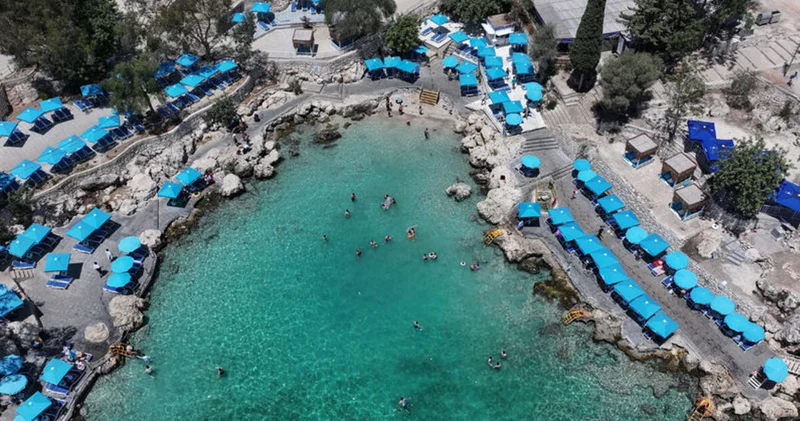 Mersin in denizdeki havuz u: Yapraklı Koy