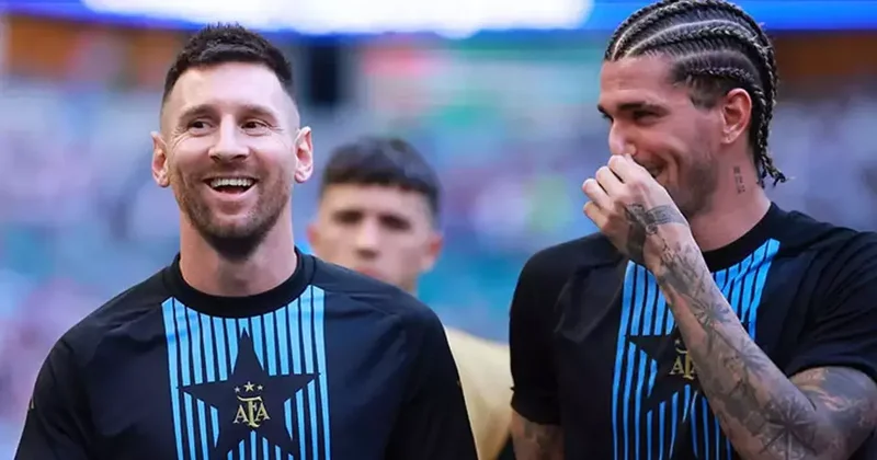 Rodrigo de Paul meets Lionel Messi!