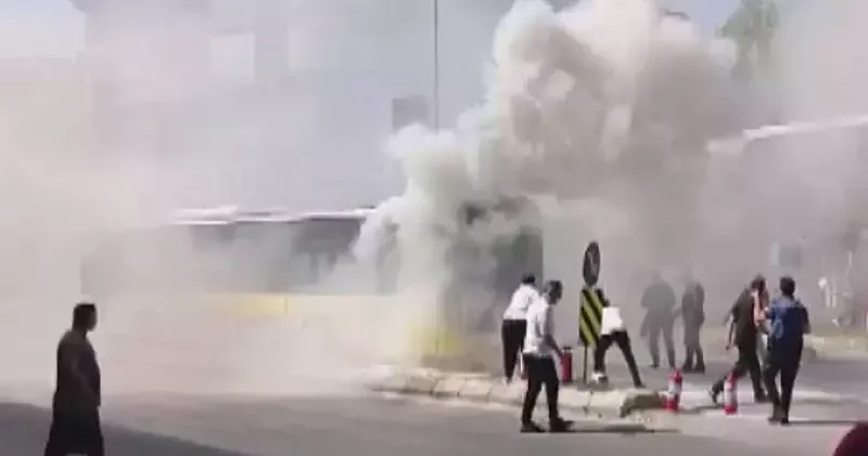 Sancaktepe de İETT otobüsünde yangın