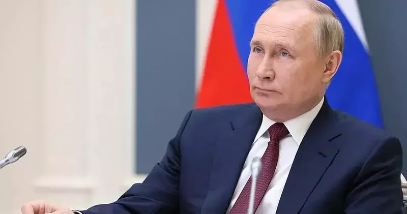 Putin: Tek kutuplu düzen yıkılıyor
