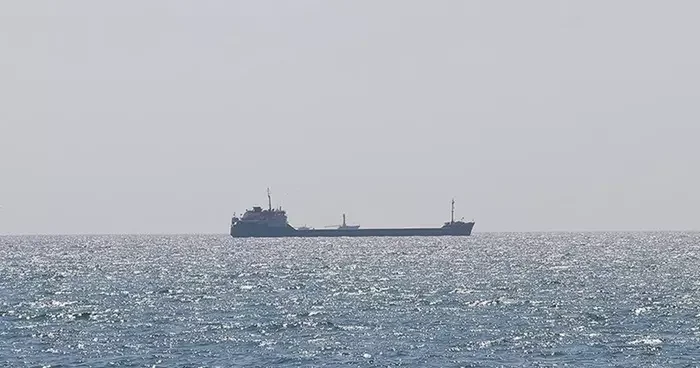 Kızıldeniz de dehşet anları! Yunan yük gemisi silahlı saldırıya uğradı