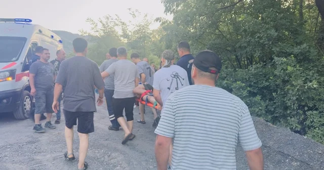 Şarampole yuvarlanan patpattaki 2 kişi yaralandı Zonguldak Haberleri