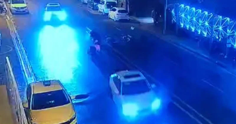 Kaza geliyorum dedi! Motosikletliler kafa kafaya çarpıştı: 2’si ağır 3 yaralı