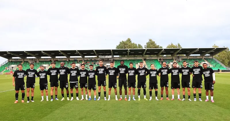Beşiktaş tan Avrupa maçında Gazze mesajı! İnsanlığa karşı işlenen suçları durdurun