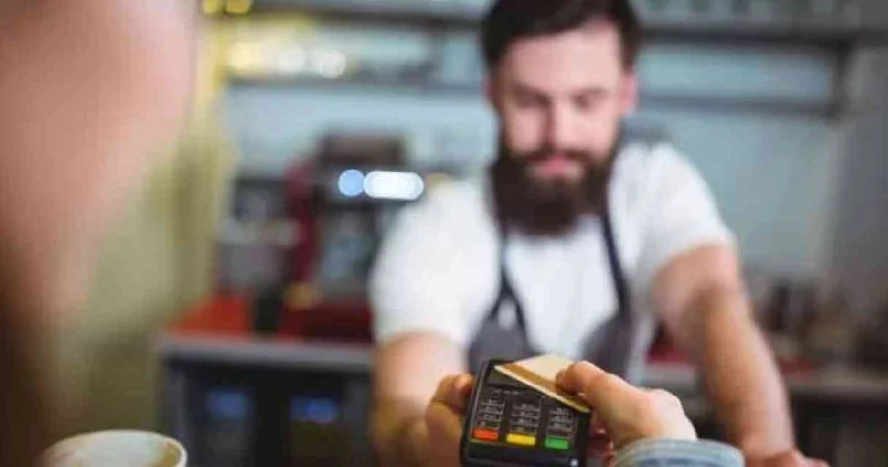 Ticaret Bakanlığı ndan yemek kartı şirketlerine milyonlarca liralık ceza yağdı!