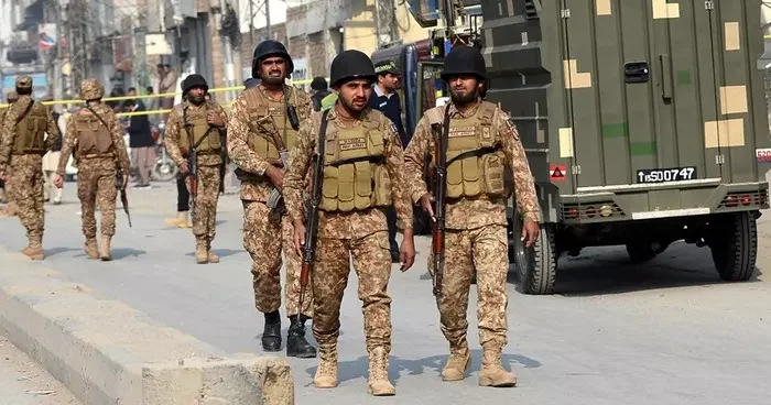 Pakistan daki 4 farklı saldırıda 8 i güvenlik görevlisi 11 kişi öldü