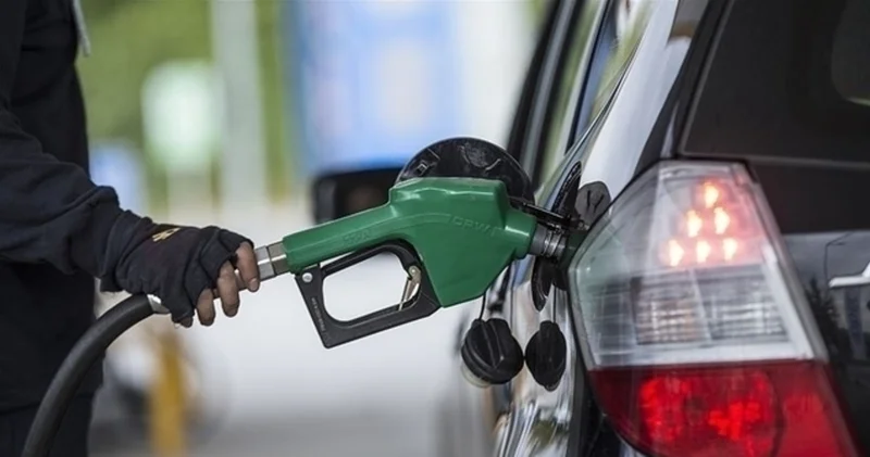 Araç sahipleri dikkat: Motorine indirim geldi, tabela değişti! Motorine ne kadar indirim geldi? İşte 7 Ağustos 2025 güncel LPG, benzin ve motorin fiyatları