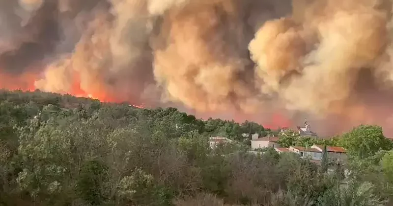 Fransa nın Aude bölgesindeki yangın devam ediyor