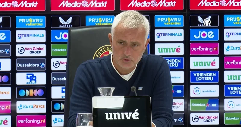 Fenerbahçe Teknik Direktörü Mourinho: Kulübede çok fazla defansif opsiyon vardı