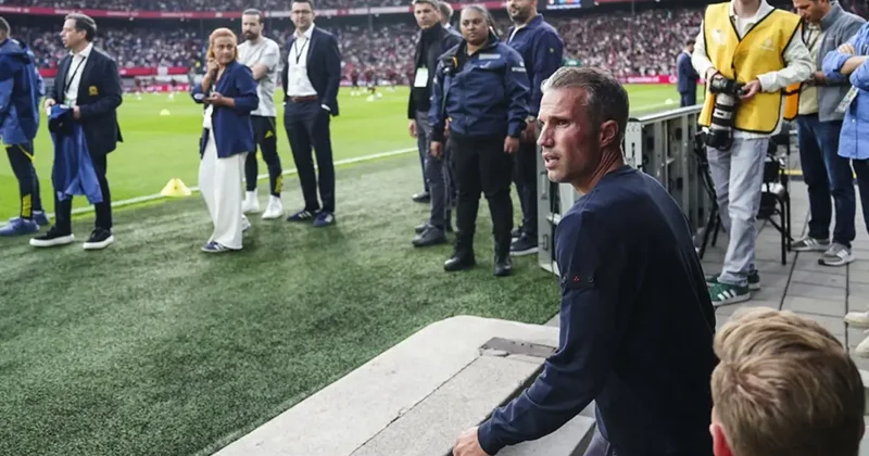 Robin van Persie, Fenerbahçe karşısında bir ilki yaşadı