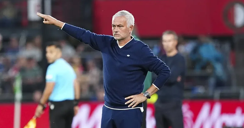 Mourinho dan Feyenoord maçı sonrası tur yorumu: Devredeyiz, şansımız yüzde...