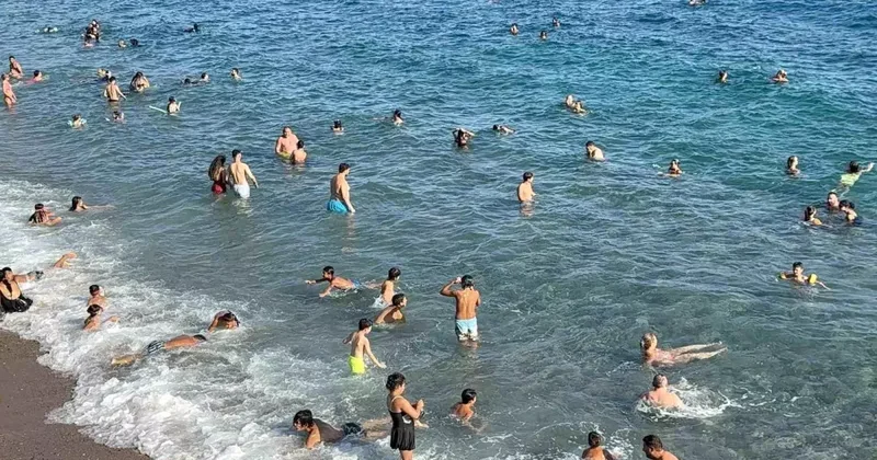 Turizm cenneti ilçenin nüfusu 4 e katlandı! Adım atacak yer yok