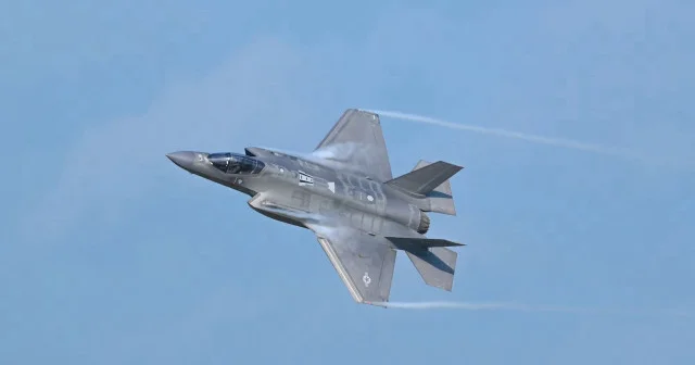 Japonya’da savaş uçağı düştü: Pilot sağ kurtuldu Dünya Haberleri