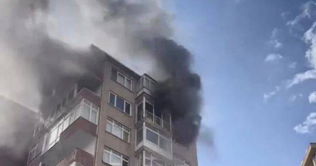 Kadıköy de 10 katlı binada yangın: İşte olay yerinden ilk görüntüler Gündem Haberleri