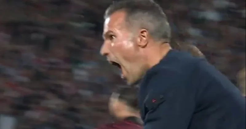 Van Persie F.Bahçe’yi yendi, çılgınlar gibi sevindi Sözcü Gazetesi
