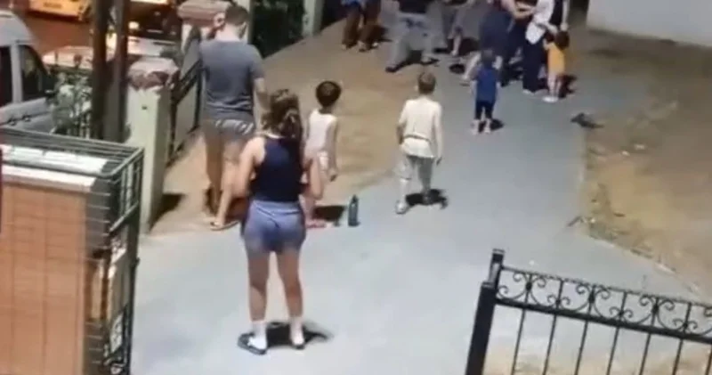 Çocukların oyunu annelerin kavgasıyla bitti! Oyun parkında saç saça baş başa kavga