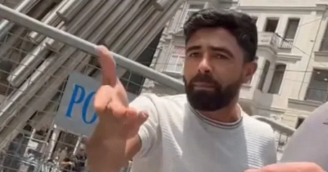 Beyoğlu nda iki sürücü arasında beni bekletemezsin tartışması kamerada VİDEO İZLE