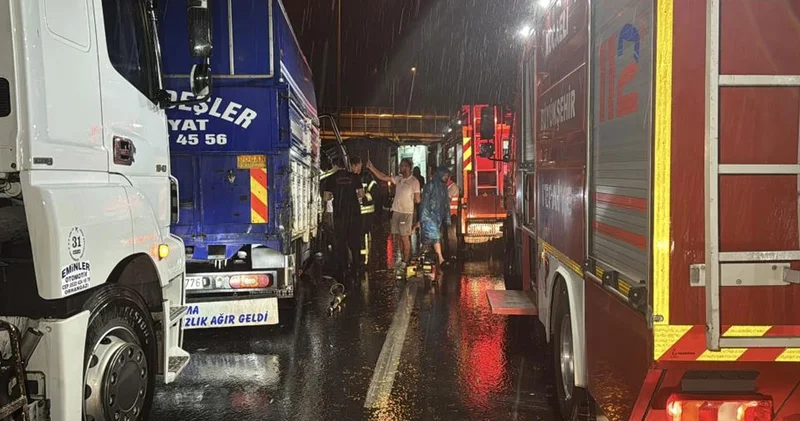 1 kişi hayatını kaybetmişti: Kocaeli deki zincirleme kazayla ilgili 2 sürücü tutuklandı