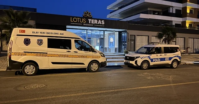 Havuzda boğulma tehlikesi geçiren çocuğa ilk müdahaleyi Almanya dan gelen aile yaptı; olay kamerada Aydın Haberleri