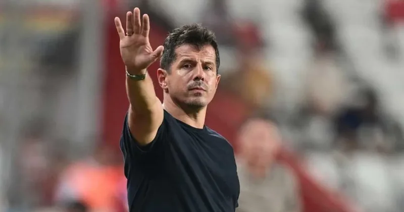 Emre Belözoğlu’na sürpriz doğum günü kutlamaları