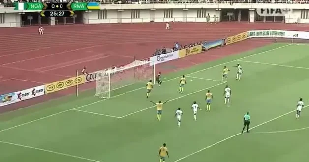 Galatasaray ın yıldızı Osimhen in sakatlandığı an!