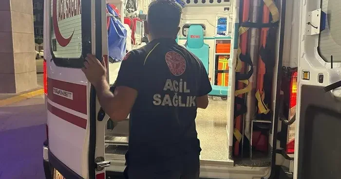 Kendini bıçaklayarak yaraladı