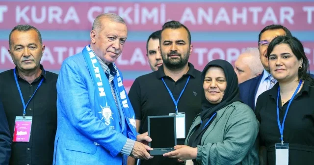 Depremzedeler yuvalarına kavuştu: 300 bin tamam yıl sonunda 453 bin konut Yerel Gündem Haberleri