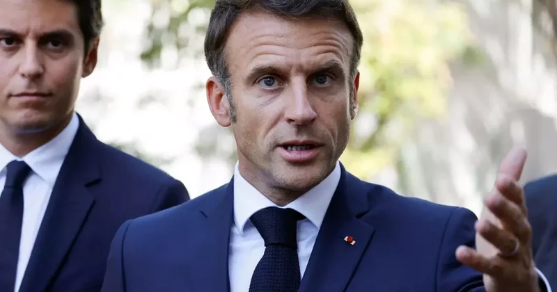 Melenchon dan Macron la İlgili Azil Önergesi
