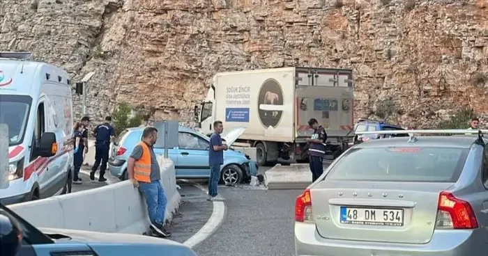 Muğla’daki trafik kazasında 2 kişi yaralandı