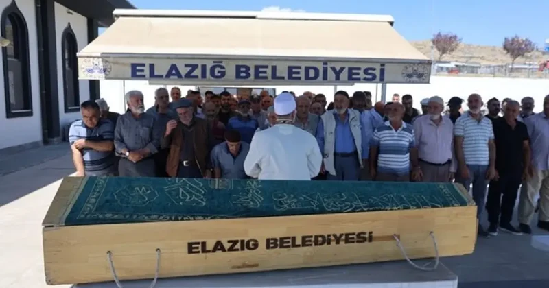 Emekli maaşını çekmeye çıkmıştı: Yarım saat arayla 2 araba çarptı!