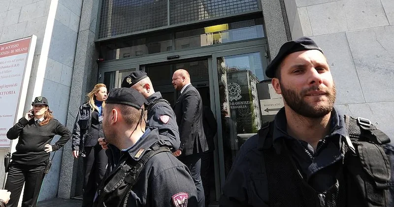 Uzun namlulu silahlarla yakalanmışlardı: İtalya yı ayağa kaldıran 2 Türk ün kim olduğu ortaya çıktı Sözcü Gazetesi