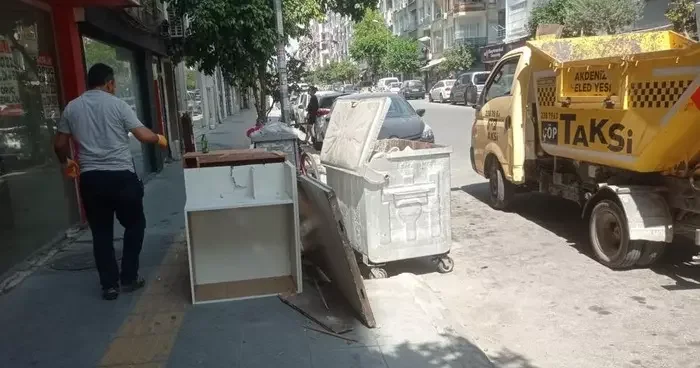 Çöp taksiler hafta sonu da mesaide!