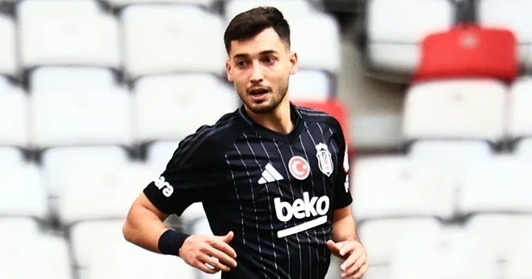Beşiktaş ta ayrılık rüzgarı sürüyor: Tayyip Talha Sanuç, Gaziantep FK yolunda!