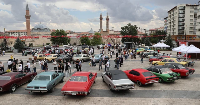Sivas ta klasik otomobiller sergilendi Sivas Haberleri
