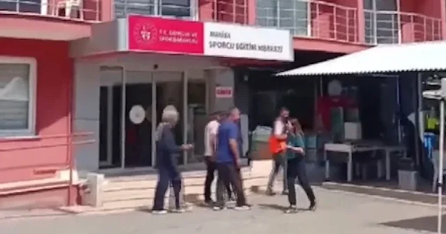 AFAD ın gönüllü buluşmasında depreme yakalandılar VİDEO İZLE