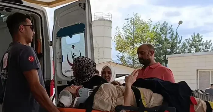 Otomobil ile çarpışan motosikletteki çift yaralandı