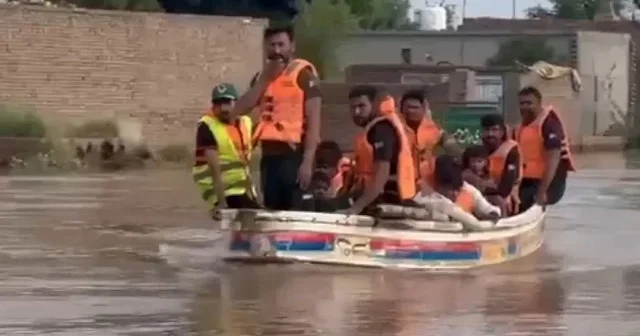Pakistan da Muson yağmurlarının yol açtığı selde bilanço ağırlaşıyor VİDEO İZLE