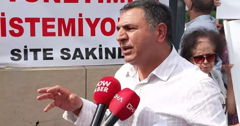 Küçükçekmece’de site sakinleri yönetimi protesto etti