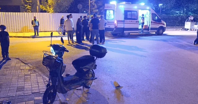 Bursa da otomobille çarpışan elektrikli bisikletin sürücüsü ağır yaralandı Bursa Haberleri