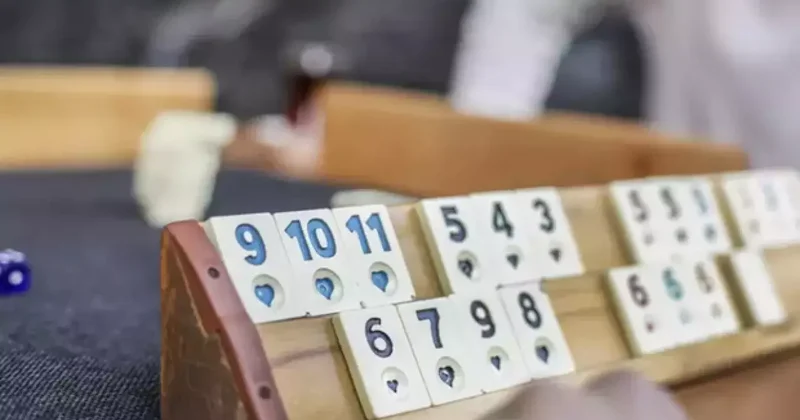 Okey taşlarına dokunan kişinin namazı kabul olur mu?
