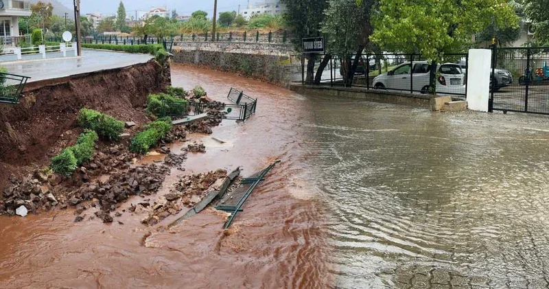 Meteoroloji dün uyarmıştı: Marmaris’i bugün sağanak vurdu