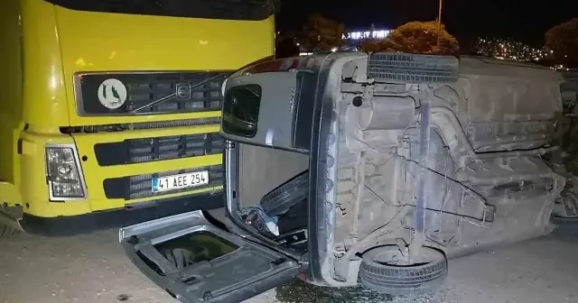 Kontrolden çıkıp takla atan araç tıra çarptı: Yaralılar var Elazığ Haberleri