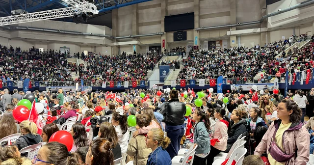 Kocaeli de 4 bin 500 ebeveyn aynı anda çocuklarına Filistin konulu kitap okudu Kocaeli Haberleri