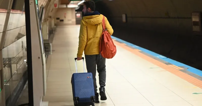İBB den akıldılşı uygulama: Metro İstanbul da valiz yasağı dönemi