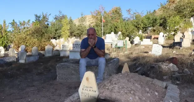 Erzurum haberleri Babalarını kaybeden kardeşler, 27 yıldır ölü olduklarını öğrendi 07 Ekim 2025