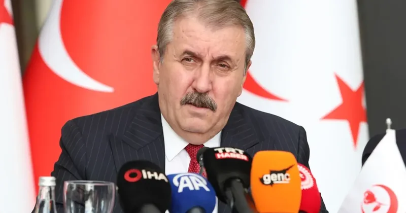 Meclis teki Biji Serok Apo sloganına Destici den sert tepki: Kafalarını ezip geçeceksin