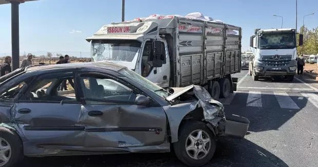 Diyarbakır haberleri Freni patlayan kamyon 4 aracı biçti: 10 yaralı! 07 Ekim 2025
