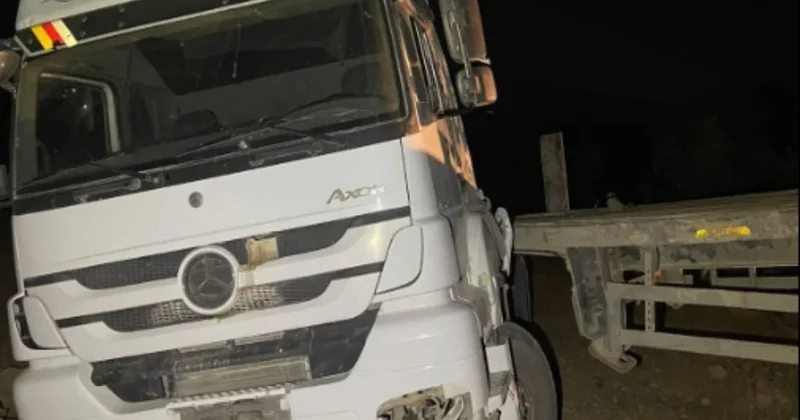 Feci kaza! Tır şarampole yuvarlandı, sürücü hayatını kaybetti Sözcü Gazetesi